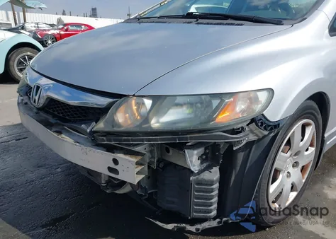 2009 Honda Civic Lx z USA, uszkodzony, nr VIN 19XFA16529E039886